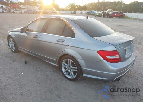 2013 Mercedes-Benz C 250 Sport из США, поврежденный, VIN WDDGF4HB6DR269993